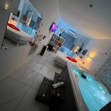 Love Room Avec Spa Privatif Le Rove ภายนอก รูปภาพ